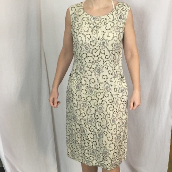Vintage Dresses & Skirts - Vintage 50s Cream Body Con Dress w/ Floral Pattern